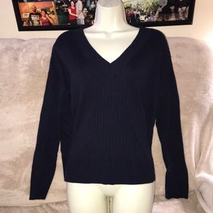 Treasure & Bond medium Navy night V neck sweater top New